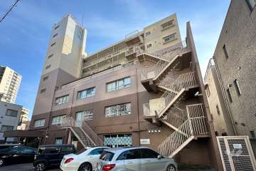 川口ホームズの外観（北側から）