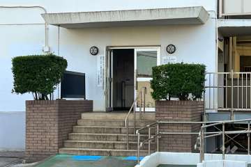 北側エントランス