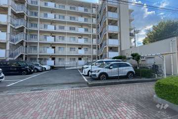 駐車場の出入り口