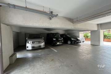 敷地内駐車場（屋内平面式）