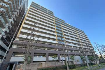 リボンシティレジデンスエアリーフォートの外観（南東側から）