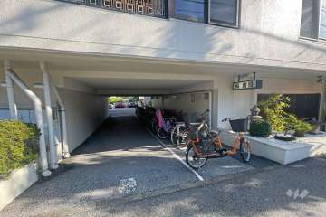 駐車場の出入り口