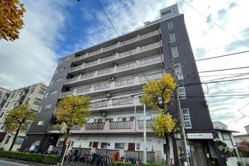 南浦和クイーンコーポB棟の外観（北西側から）