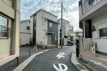 敷地東側の前面道路