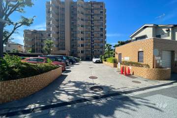 駐車場の出入り口　