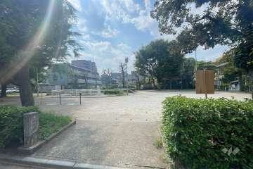 敷地に隣接した『仲町一丁目公園』