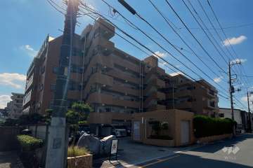 川口青木第５ローヤルコーポの外観（北東側から）