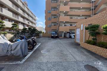 敷地内駐車場（屋外平面式）