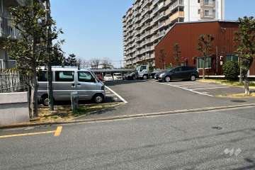 駐車場の出入り口・敷地内駐車場（屋外平面式）