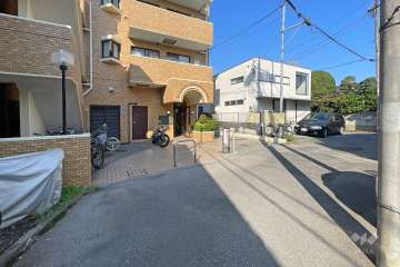 敷地東側の前面道路　