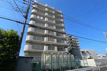 川口サンハイツの外観（南東側から）