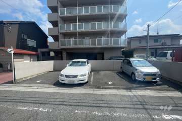 敷地内駐車場（屋外平面式）　　