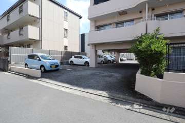 駐車場の出入り口