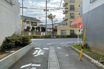 敷地東側の前面道路　