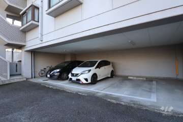 敷地内駐車場（屋内平面式）
