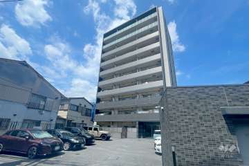 プレサンスロジェ川口元郷の外観（南東側から）