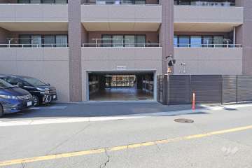 駐車場の出入り口　