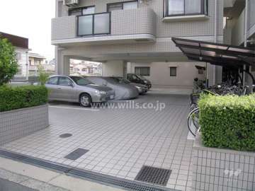 駐車場と駐輪場