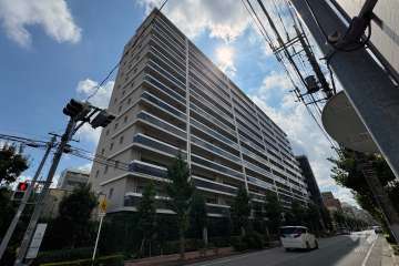 ライオンズ川口並木グランゲートの外観（西側から）