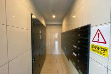 宅配ボックスと共用ポスト　