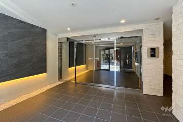 エントランスはオートロック付きです。