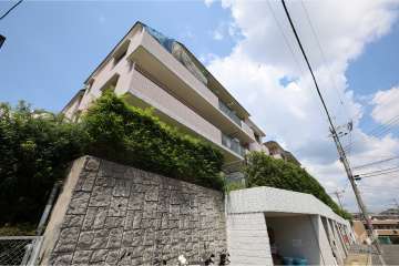 フォルム池田五月丘の外観（南側から）