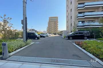 駐車場の出入り口