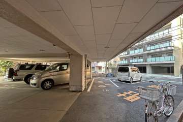 敷地内駐車場（屋内平面式）