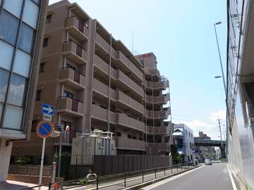 敷地の北側には国道171号線が走っています。