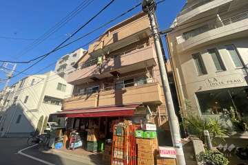 エルアルカサル尾久の外観（南西側から）