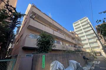 エルアルカサル尾久の外観（南東側から）