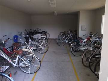 エントランス横にある駐輪場（屋内）