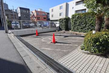 敷地内駐車場（屋外平面式）