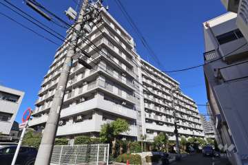 ライオンズガーデン町屋の外観(南東側から)