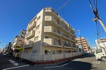 ライオンズマンション尾久第2の外観（南東側から）