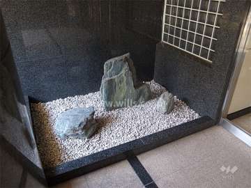 エントランス横にある坪庭