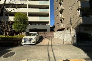 敷地内駐車場（屋外平面式）