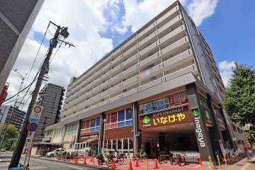 ダイアパレス鶯谷の外観写真(南東側から)