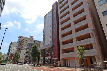 ダイアパレス鶯谷の外観写真(北東側から)