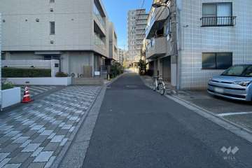 敷地北側の前面道路　