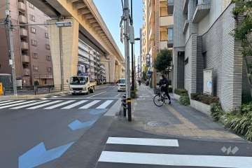敷地東側の前面道路