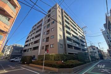 シャリエ日暮里の外観（西側から）