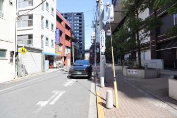 敷地北西側前面道路（南西側から）