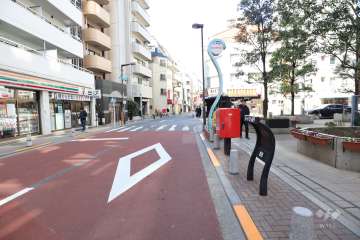 敷地南西側前面道路（南東側から）