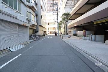 敷地北東側前面道路（北西側から）