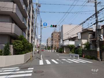 敷地南側の前面道路