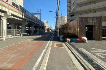 敷地北西側の前面道路