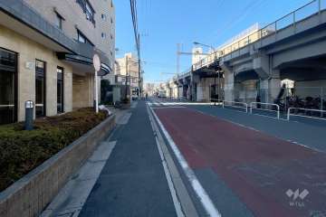 敷地北西側の前面道路　