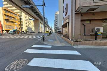 敷地西側の前面道路　