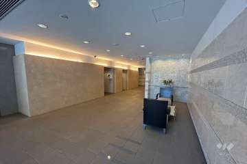 エントランスホールには談話スペースが設けられています。